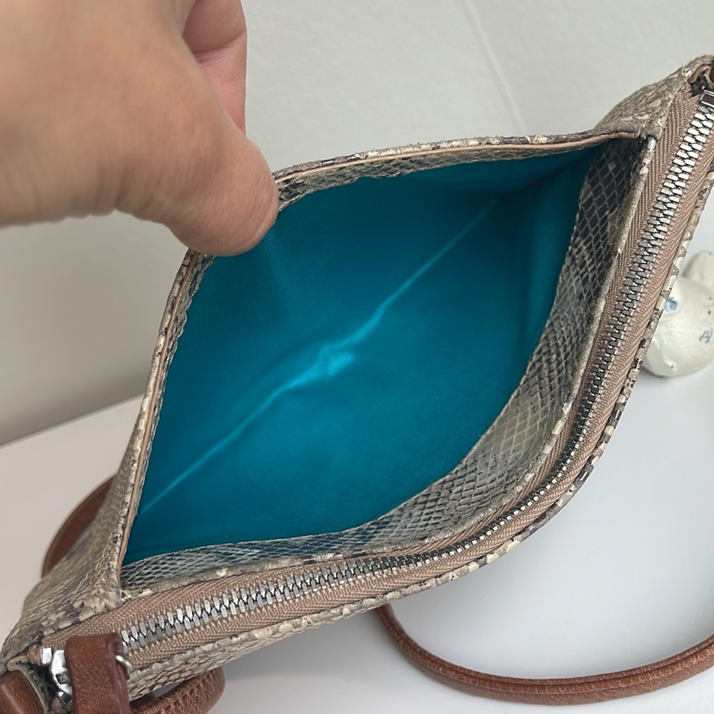 HOBO Leather Wristlet Shoulder Bag - Picture 7 of 16